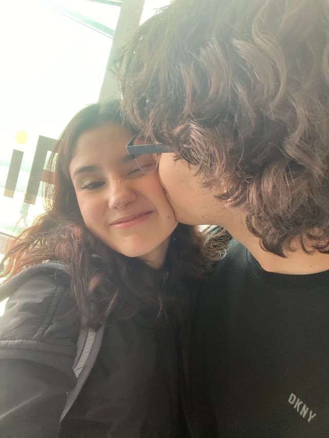 Tu robandome mi chamarra ...y el corazon